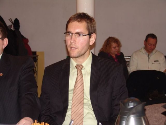 Pośpiech zniszczył drogę